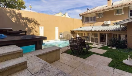 Casa para Venda - 465.84m², 4 dormitórios, sendo 3 suites, 4 vagas - Chácara das