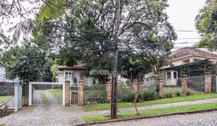 Casa para Venda - 489m², 4 dormitórios, sendo 2 suites, 3 vagas - Cristal