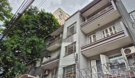02 Dormitórios, térreo com pátio