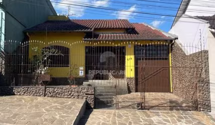 Casa 3 dormitórios, 2 vagas, Bairro Princesa Izabel