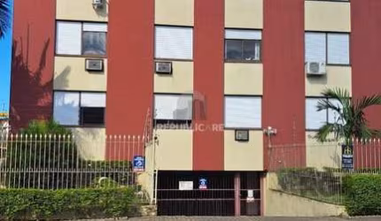 Apartamento cobertura, 2 dormitórios, vaga de garagem, Bairro Ponta Porã