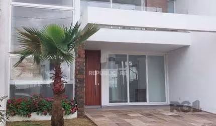 Casa 2 dormitórios, 1 suíte, 4 vagas, Bairro Central Park