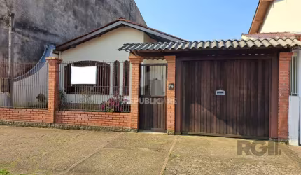 Casa 3 dormitórios, 1 suíte, vagas de garagem, Bairro Vila Marcia