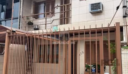 Casa sobrado mobiliado, 2 dormitórios, Bairro Imbuí
