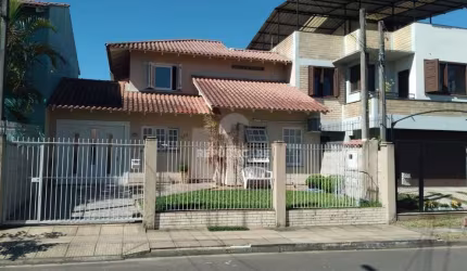 Sobrado 3 dormitórios à venda Parque da Matriz Cachoeirinha/RS