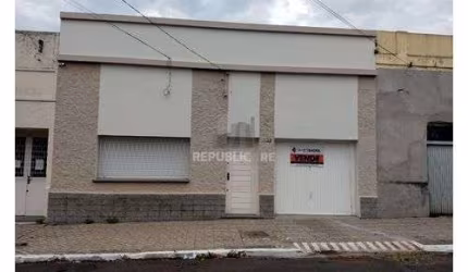 Casa com 3 dormitórios por R$ 850.000,00 na Rua Rivadávia Corrêa nº1135 -Centro