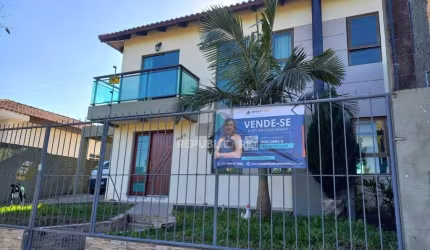 Casa com 3 dormitórios (1 sendo suíte) por R$ 700.000,00 na Av. Daltro Filho nº1