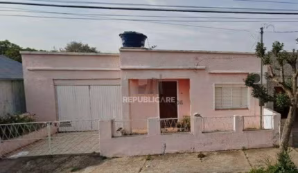 Casa com 2 dormitórios por R$ 220.000,00 na Rua Oreste M. Ferreira nº 45- Prado-