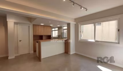 Apartamento semi mobiliado, 67m², 2 dormitórios, 1 vaga no bairro Petrópolis