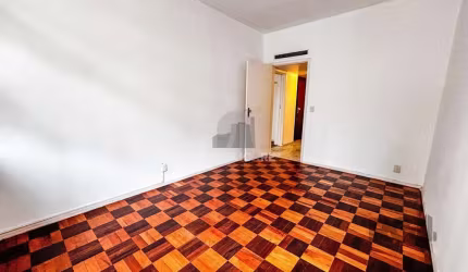 Apartamento no Centro de 3 dormitórios e vaga