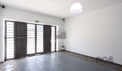 Loja com 129m² privativos