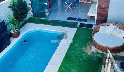CASA COM 4 DORMITORIOS SUITE , A 3 QUADRAS DO MAR !!
