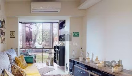 APARTAMENTO COM SACADA E VAGA NO PARTENON EM PORTO ALEGRE-RS