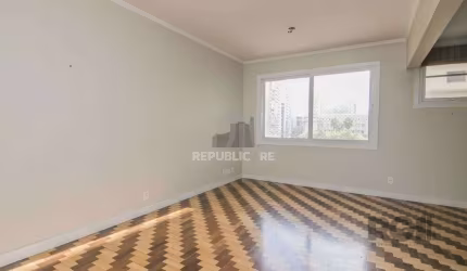 Apartamento 145m² - 3 dormitórios sendo 1 suíte e 2 vagas no Centro Histórico/Po
