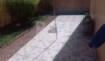 Apartamento Térreo, desocupado, 1 quarto com 2 pátios !