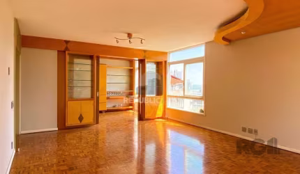 Apartamento com muito conforto e ótima iluminação no Moinhos de Vento