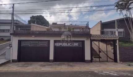 Casa sobrado mobiliado, 4 dormitórios, 1 suíte, 4 vagas de garagem, Bairro Bom P