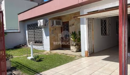 Casa semi mobiliada, 3 dorms, 3 vagas de garagem, Bairro Ponta Porã