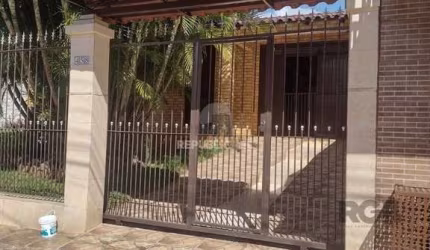 Casa 2 dormitórios, 2 vagas, Bairro Espirito Santo
