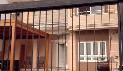 Casa sobrado semi mobiliado, 3 dormitórios, 1 suíte master, vagas de garagem, Ba