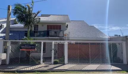 Casa com 4 dormitórios (sendo 2 suítes) por R$ 2.500.000,00 na Rua Achiles Gazap