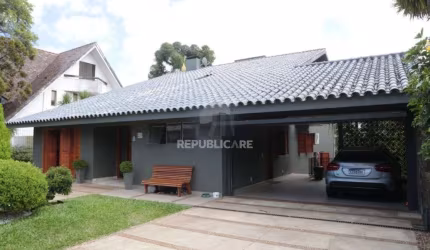 Casa com 4 dormitórios (sendo 1 suíte) por R$ 3.500.000,00 na Rua Jarbas Pinheir