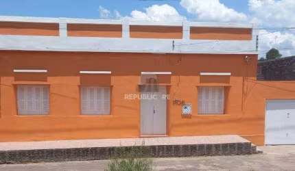Casa com 3 dormitórios por R$ 650.000,00 na Rua Sen. Salgado Filho nº1589 -Centr