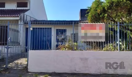 Casa 03 dormitórios, 01 suíte, 02 vagas de garagem,