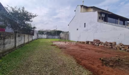 terreno plano com 330 m2 área total