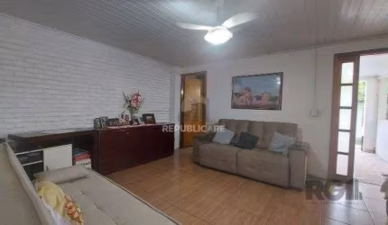 Casa 2 dormitórios à venda Camaquã Porto Alegre/RS