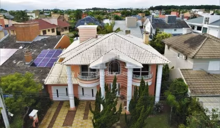 Magnífica casa  linda, 360m2  de  área  construída