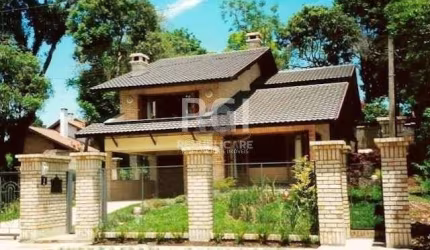 Casa em Gramado de 4 dormitórios e  4 vagas