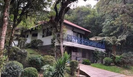 Sobrado para Venda - 295.24m², 3 dormitórios, sendo 3 suites, 2 vagas - Canela