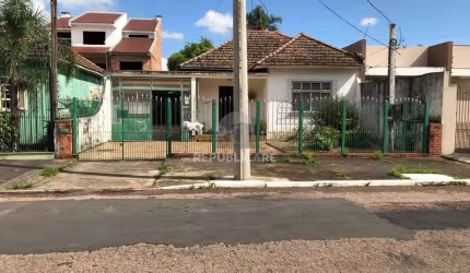 Casa para Venda - 220m², 4 dormitórios, 2 vagas - Fátima