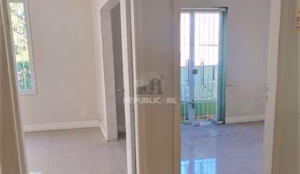 Casa Comercial para Venda - 250m², 0 dormitórios, 10 vagas - Glória