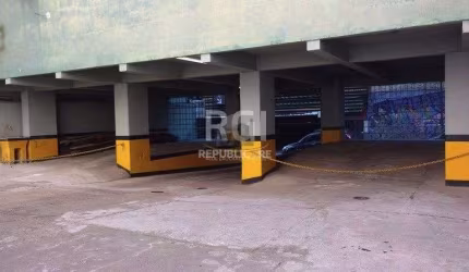 Box para Venda - 12m², 0 dormitórios, 1 vaga - Centro Histórico