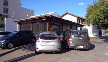 Loja para Venda - 150m², 0 dormitórios, 10 vagas - Menino Deus