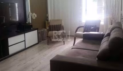 Casa para Venda - 239m², 3 dormitórios, sendo 1 suites, 2 vagas - Alto Petrópoli