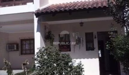 Casa Condominio para Venda - 239.71m², 3 dormitórios, sendo 1 suites, 2 vagas -