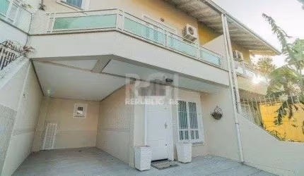 Casa para Venda - 137m², 3 dormitórios, sendo 3 suites, 2 vagas - Hípica