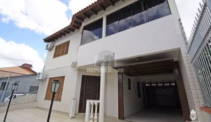 Casa para Venda - 246m², 3 dormitórios, sendo 2 suites, 3 vagas - Vila Ipiranga