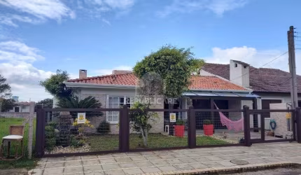 Casa para Venda - 160.78m², 4 dormitórios, sendo 2 suites, 5 vagas - Centro