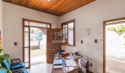 Casa para Venda - 120m², 3 dormitórios, sendo 1 suites, 3 vagas - Partenon
