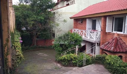 Casa para Venda - 256.87m², 3 dormitórios, sendo 1 suites, 2 vagas - Teresópolis