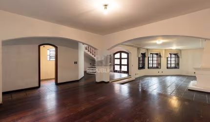 Casa para Venda - 430m², 4 dormitórios, sendo 1 suites, 5 vagas - Cristal