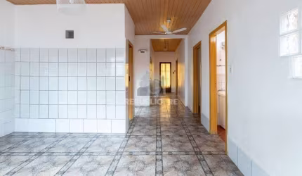 Casa para Venda - 50m², 2 dormitórios, 1 vaga - Cavalhada