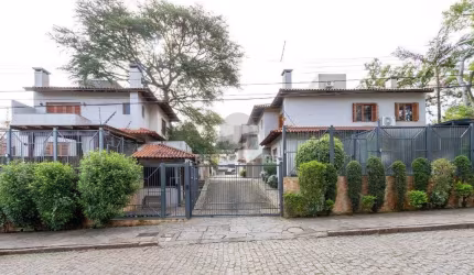 Casa em condomínio para Venda com 4 dormitórios, sendo 1 suites e 4 vagas no bai