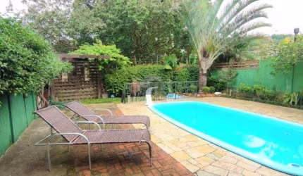 Casa para Venda - 179m², 3 dormitórios, sendo 1 suites, 5 vagas - Hípica