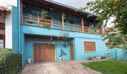 Casa para Venda - 246m², 3 dormitórios, sendo 1 suites, 3 vagas - Imperial Parqu