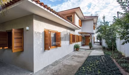 Casa para Venda - 420m², 4 dormitórios, sendo 3 suites, 5 vagas - Tristeza